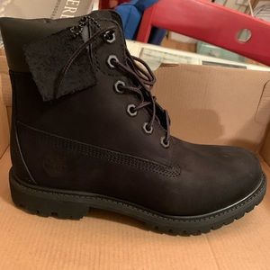 Brand new timberland woman boots